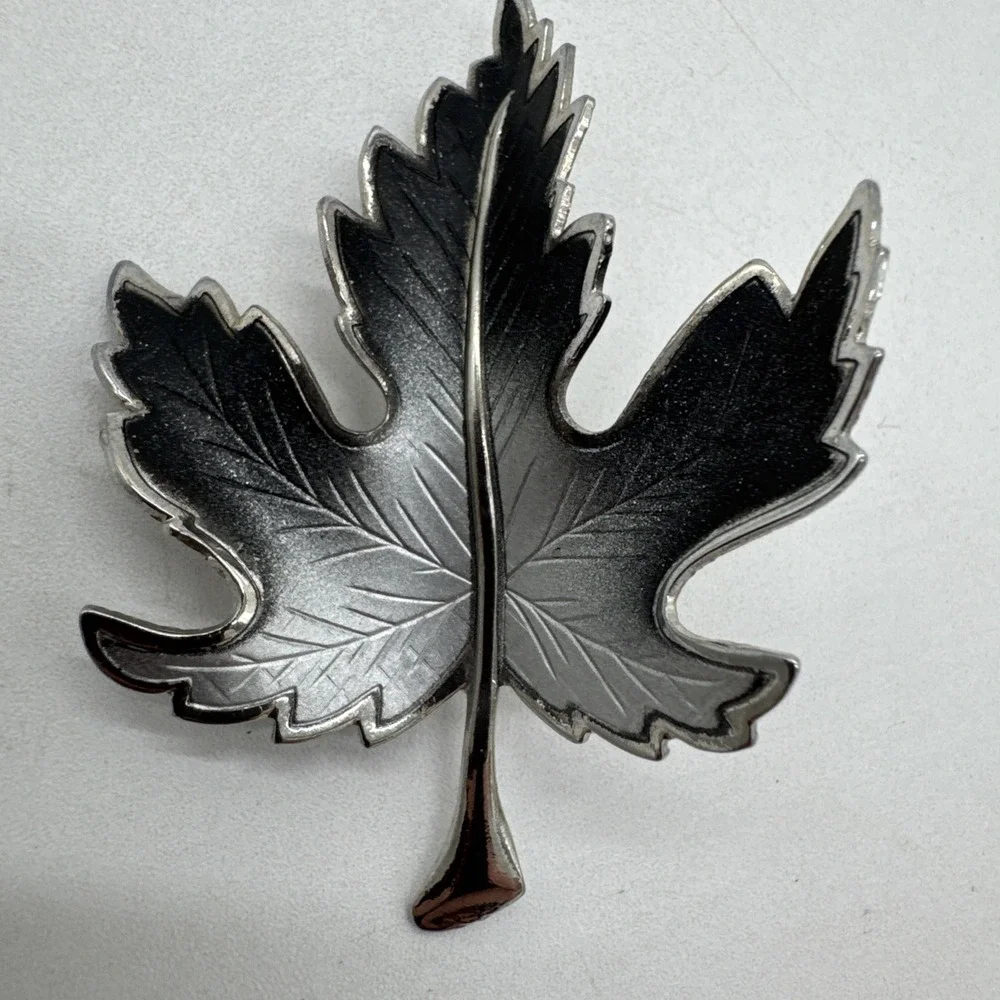 Vintage Ombre Gray To Silver Tone Maple Leaf Brooch Pin 2.5